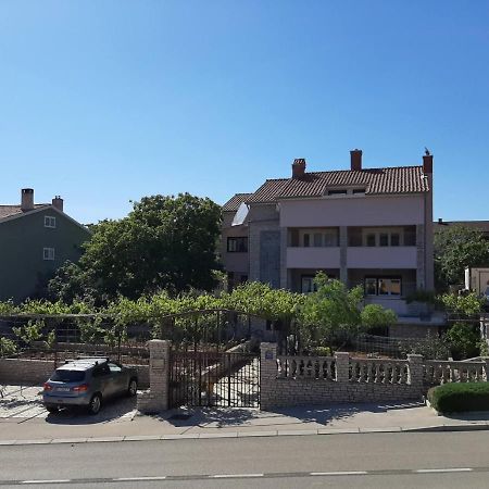 Apartments Izabela Muzic-Fornaric Cres Exteriör bild